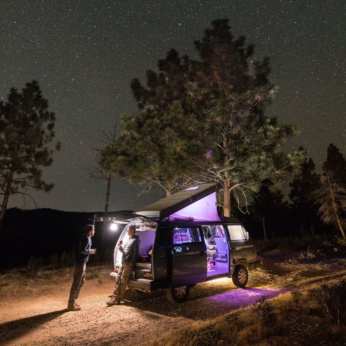 MPOWERD LUCI OUTDOOR 2.0 - PRO SERIES - SOLAR LIGHT + MOBILE CHARGER