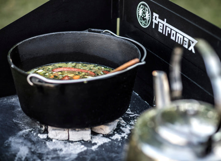 Petromax 7.5L Cast Iron Dutch Oven With Legs FT9