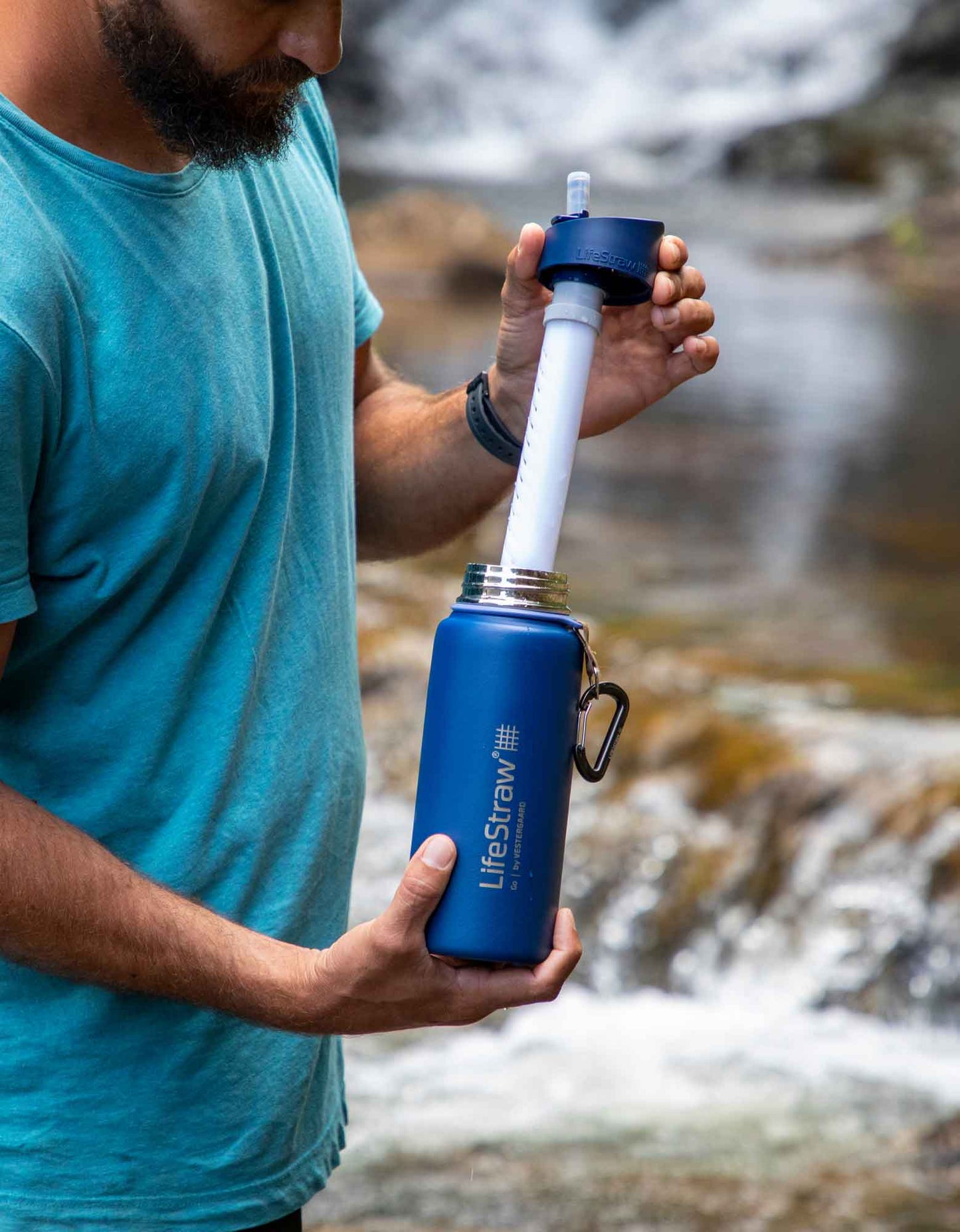 Bouteille d'eau en acier inoxydable Lifestraw Go avec filtre intégré 700 ml - Bleu
