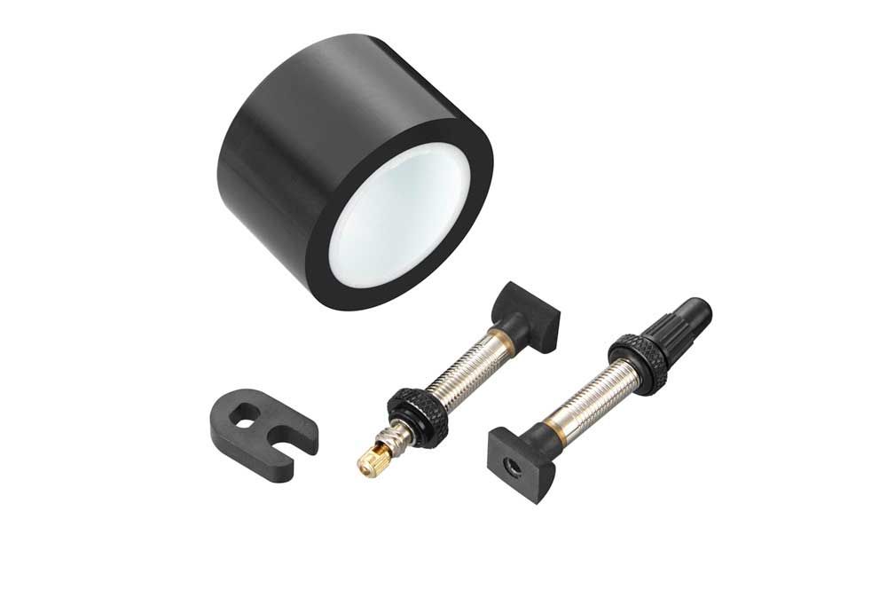 Das Sram TUBELESS-KIT ENTHÄLT BAND, 2 UNIVERSALVENTILE UND 1 VENTILKOR