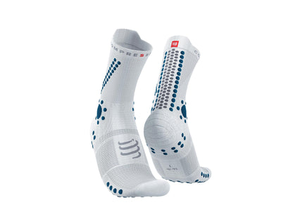 Compressport Pro Racing Socken V4.0 TRAIL – Weiß/Fjordblau
